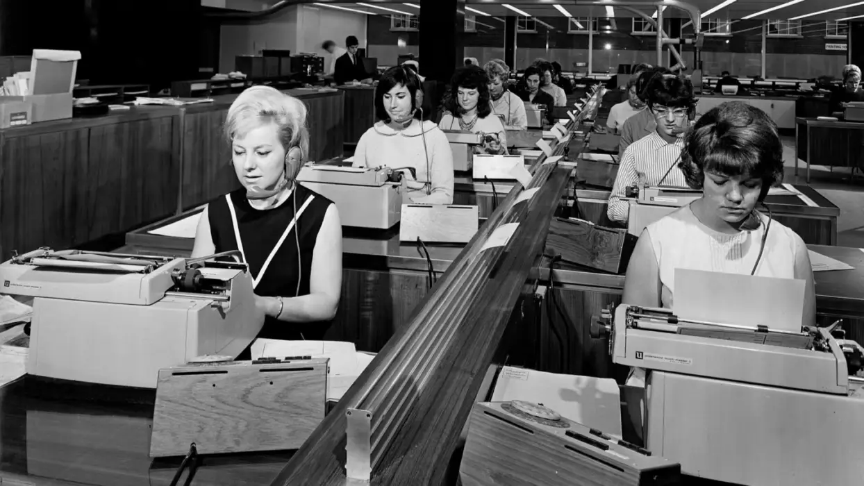 The Evolution of Call Centers: Phone Lines to Digital Hubs 1 The Transition to Technology-Driven Operations