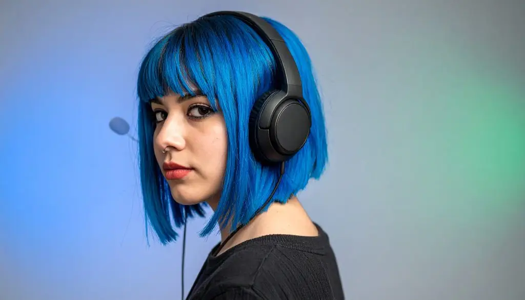 Firefly A colombian girl with blue hair wearing a call center headset stands in a gradient 600458